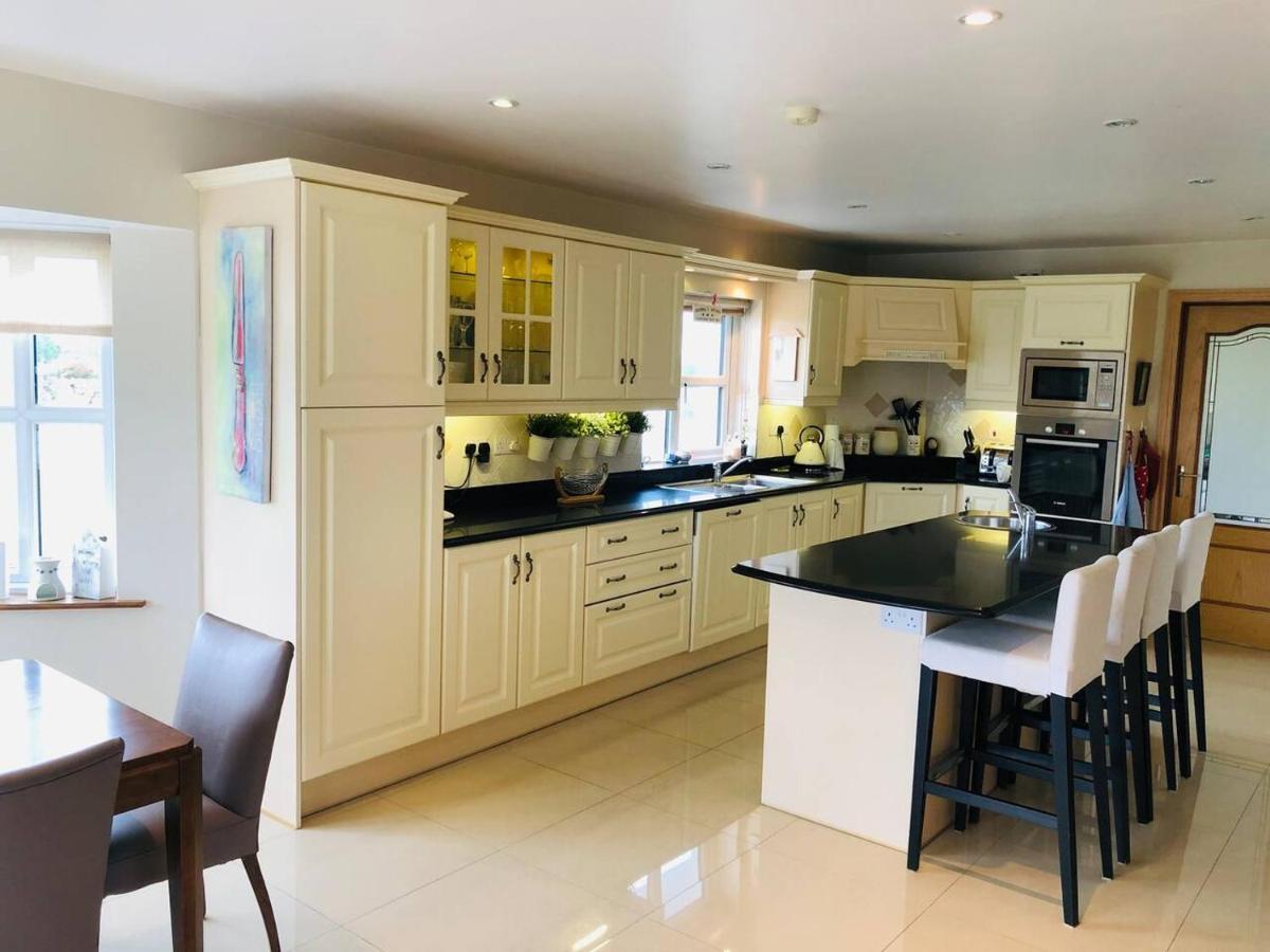 Connemara. 3 Bedroom, 8 Bed, Holiday Home 골웨이 외부 사진