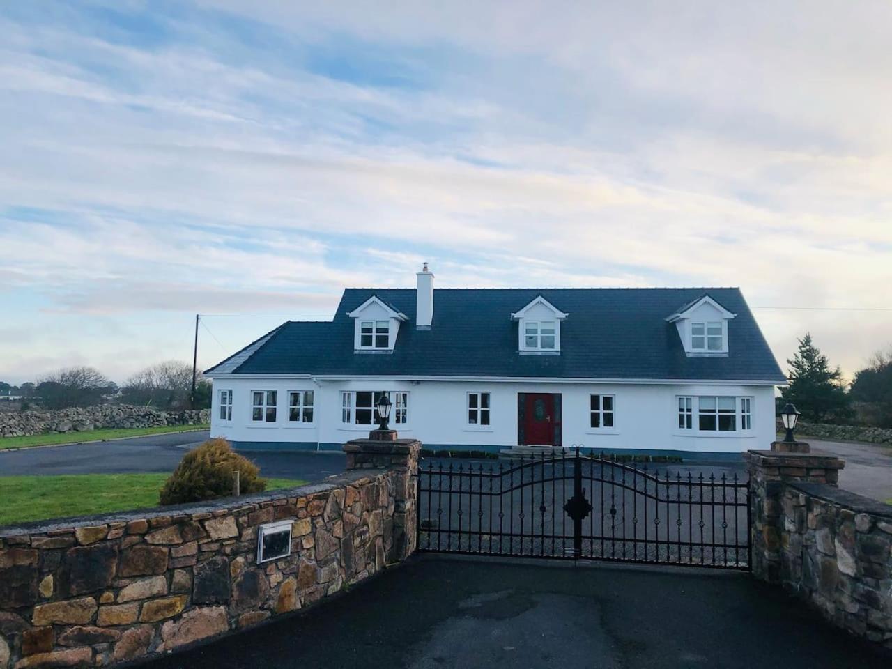Connemara. 3 Bedroom, 8 Bed, Holiday Home 골웨이 외부 사진