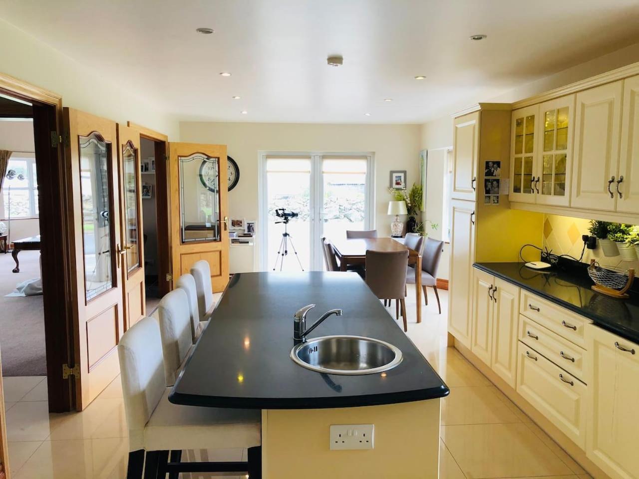 Connemara. 3 Bedroom, 8 Bed, Holiday Home 골웨이 외부 사진