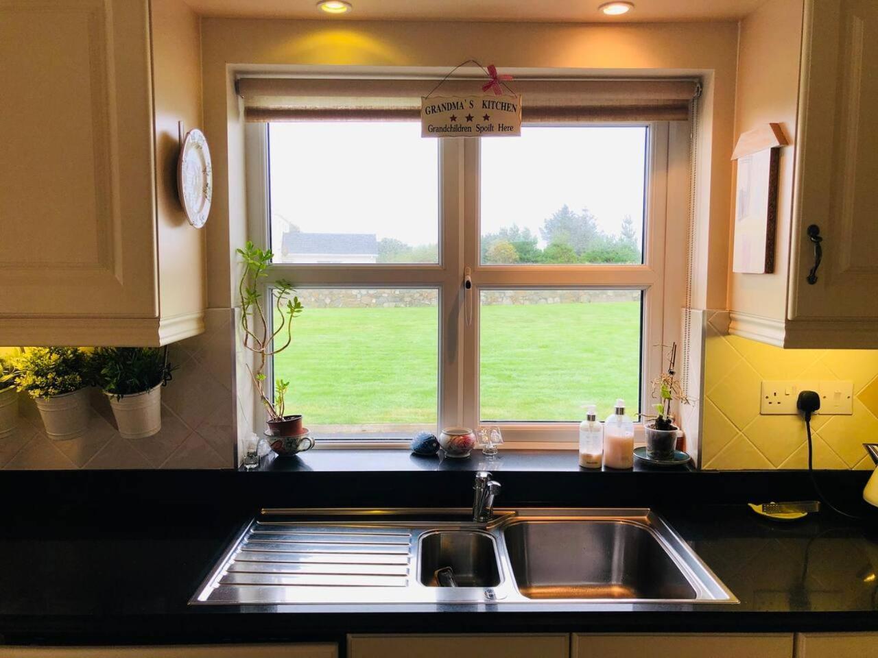 Connemara. 3 Bedroom, 8 Bed, Holiday Home 골웨이 외부 사진