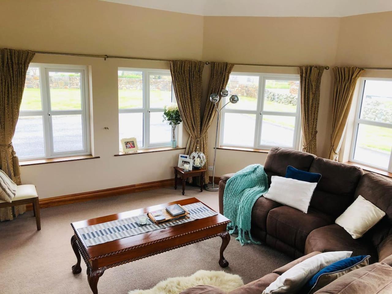 Connemara. 3 Bedroom, 8 Bed, Holiday Home 골웨이 외부 사진
